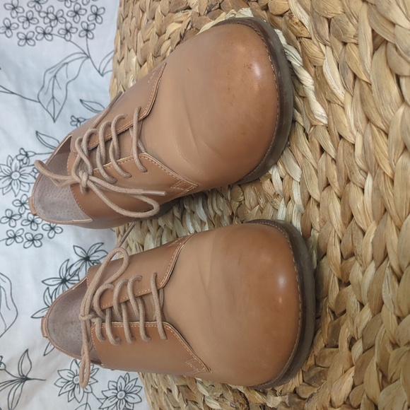 Vionic Weslyn Tan Leather Oxfords Lace-Up Loafers - Picture 4 of 10